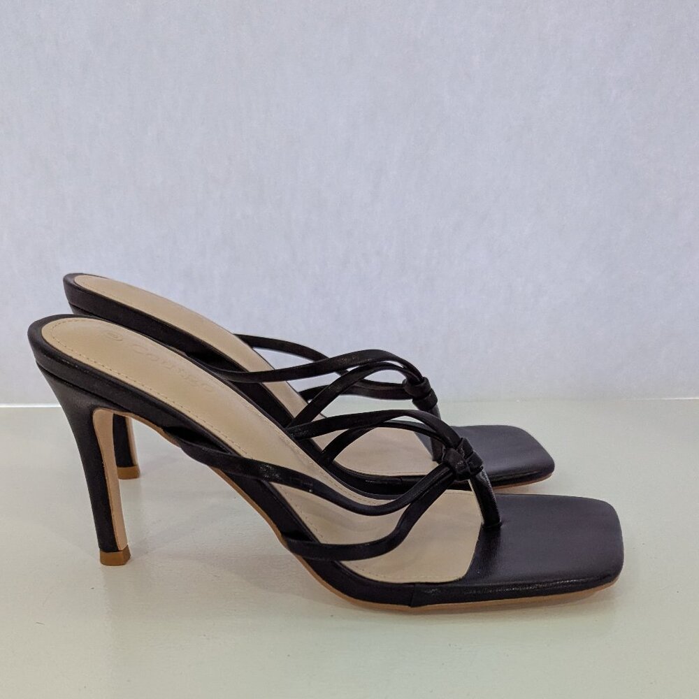 NWOB Coutgo Black Strappy Square Toe Sandals. Size 8
